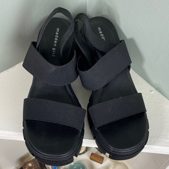 Steve Madden Harly Black Chunky Heel Sandals Elastic Strappy 9 M Lug Sole - Picture 3 of 11